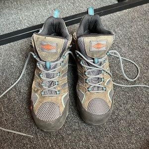 Women’s hiking boots Merrell